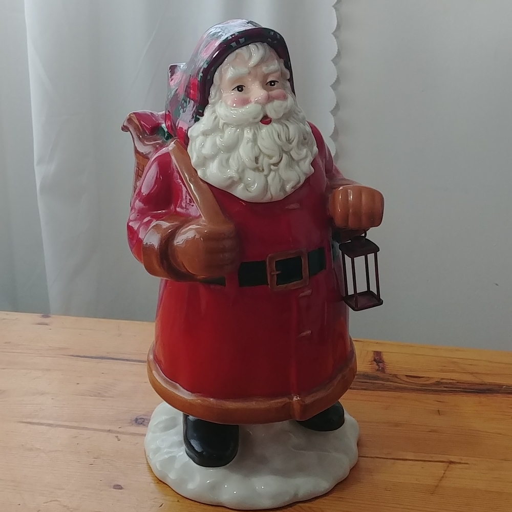 Vintage Retired Collectible Hallmark Santa Clause ceramic Cookie Jar